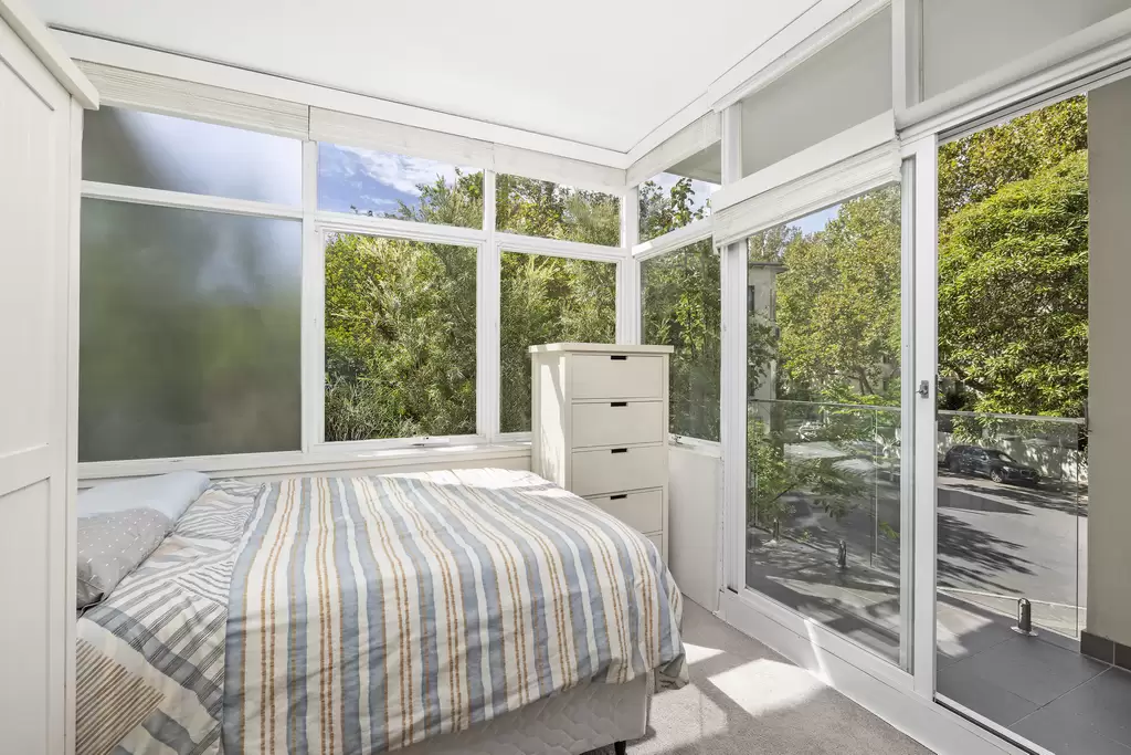12/2 Parkes Street, Kirribilli Leased by James Avenue