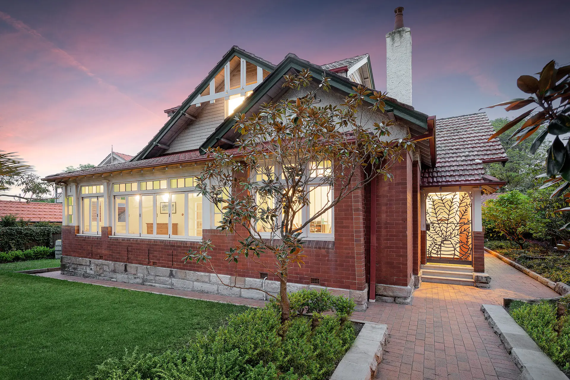 12 Oswald Street, Mosman Sold by James Avenue - image 1