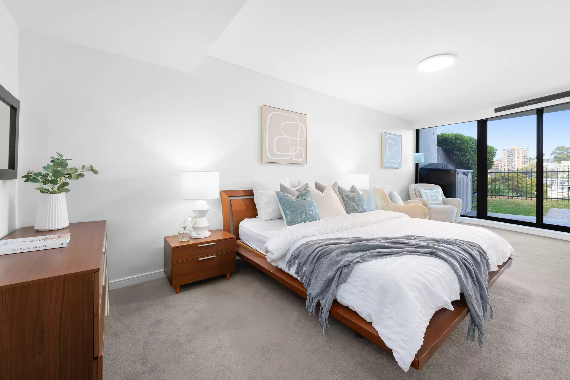 302/30 Glen Street, Milsons Point Sold by James Avenue - image 1