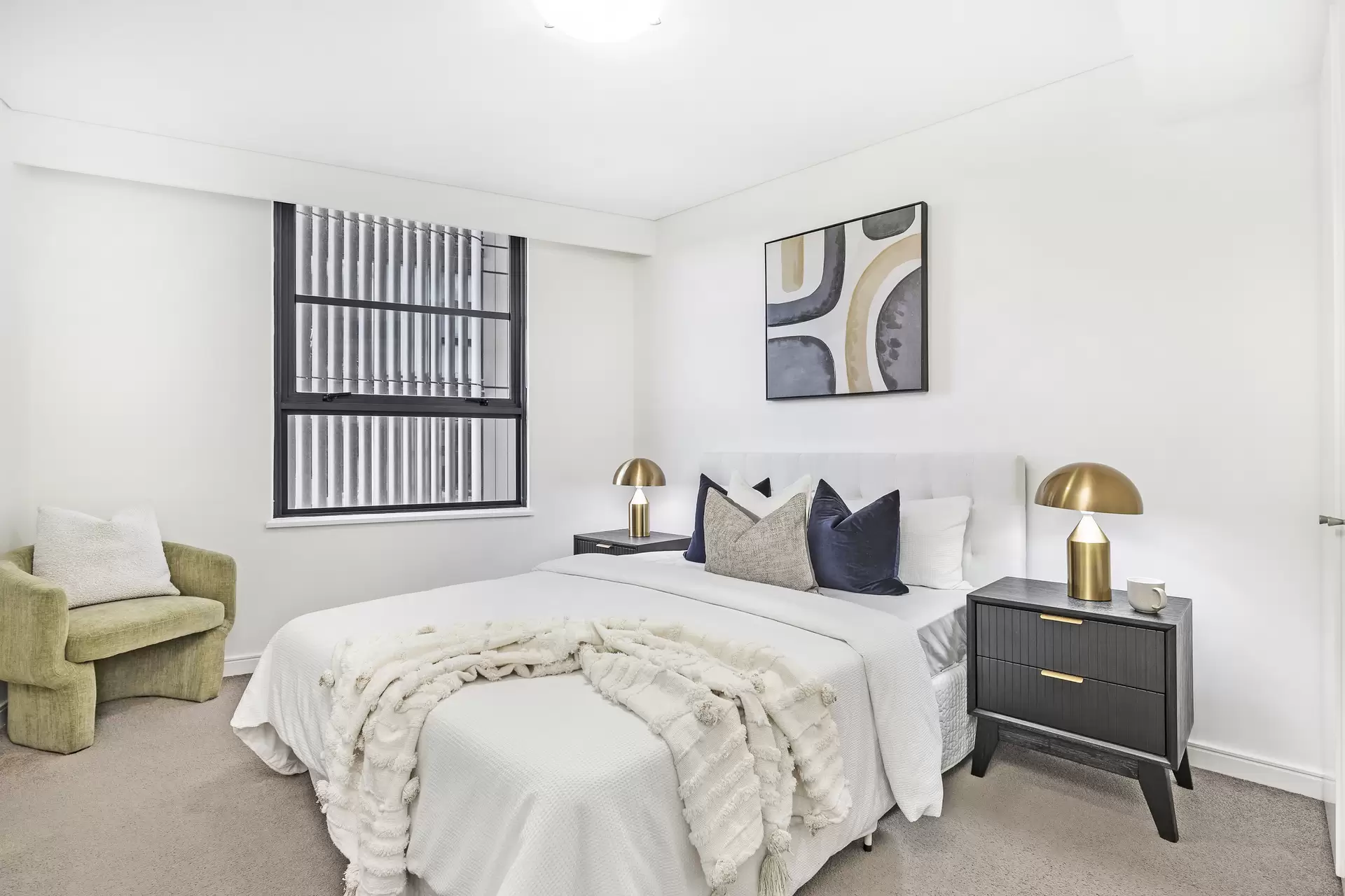 1707/30 Glen Street, Milsons Point Sold by James Avenue - image 1