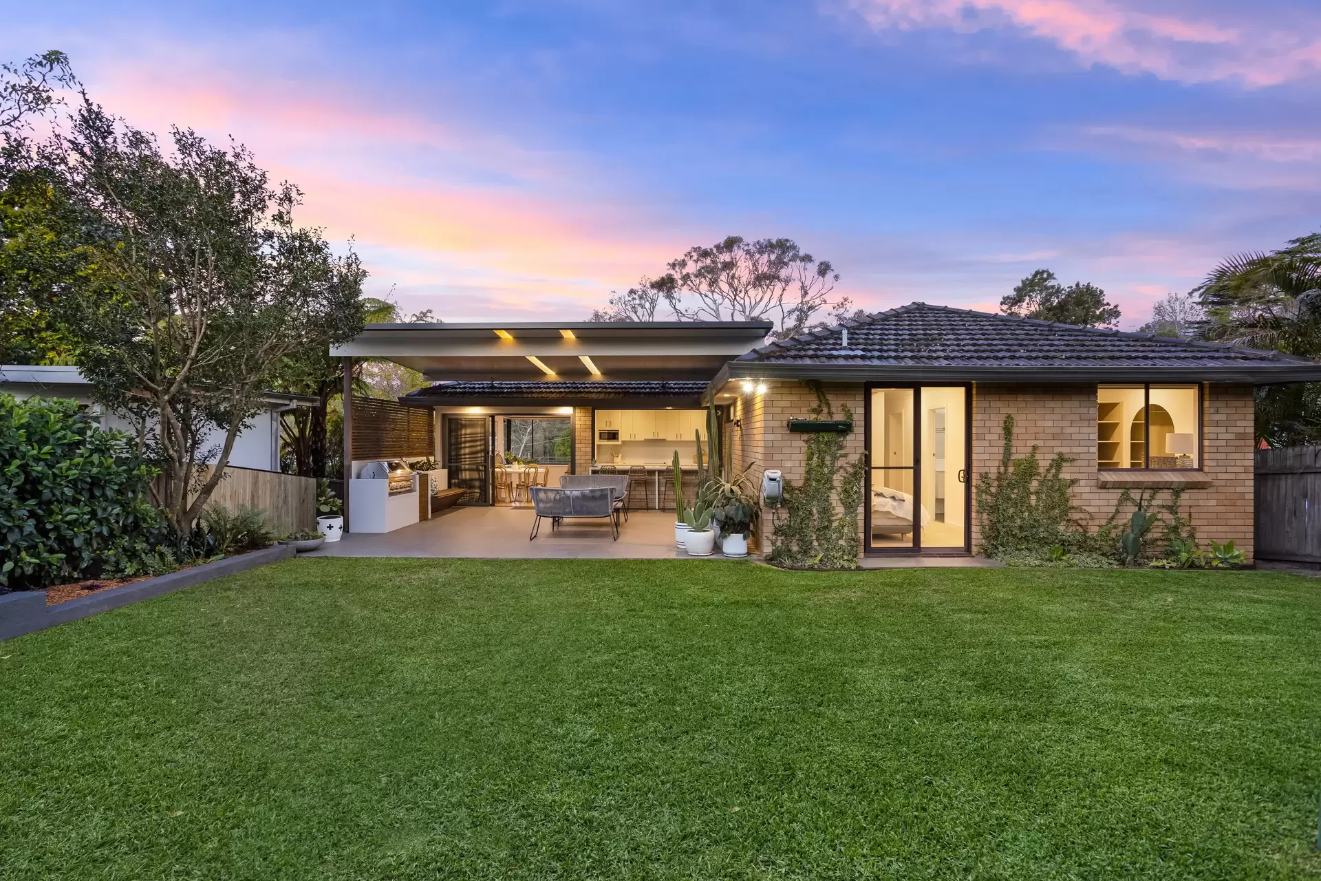 7 Pinaroo Place, Gymea Bay Leased by James Avenue - image 1