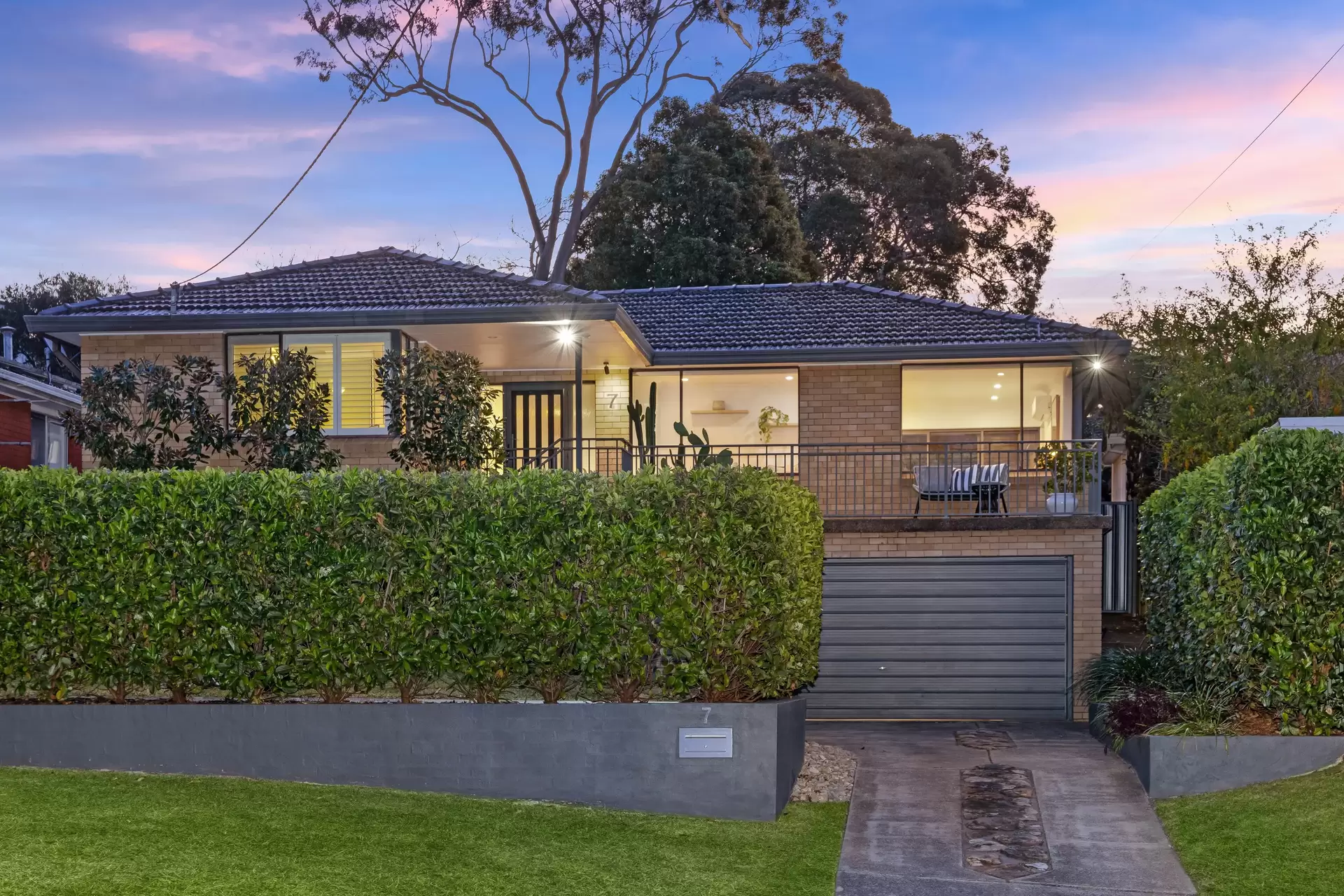 7 Pinaroo Place, Gymea Bay Leased by James Avenue - image 1