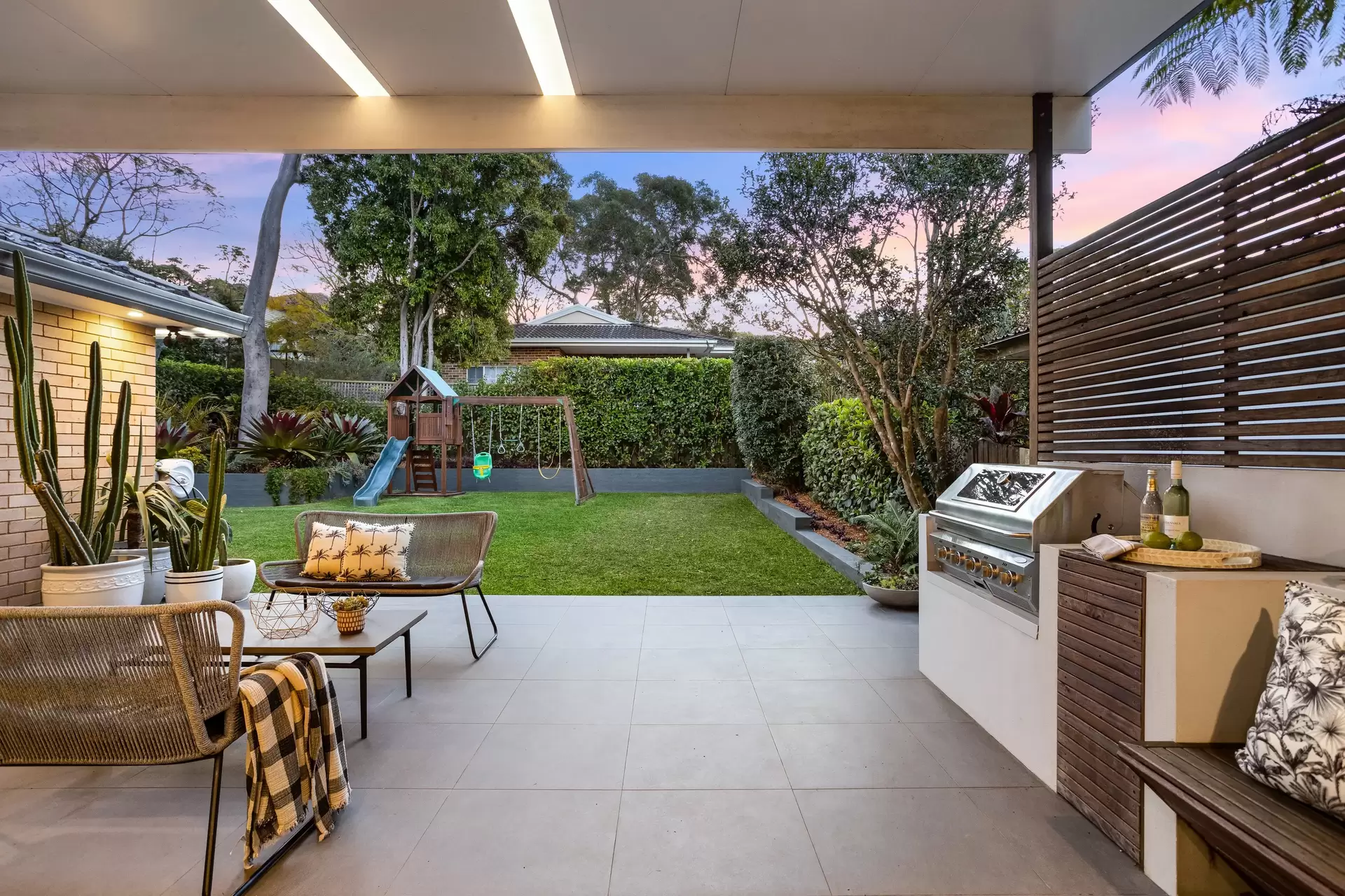 7 Pinaroo Place, Gymea Bay Leased by James Avenue - image 1