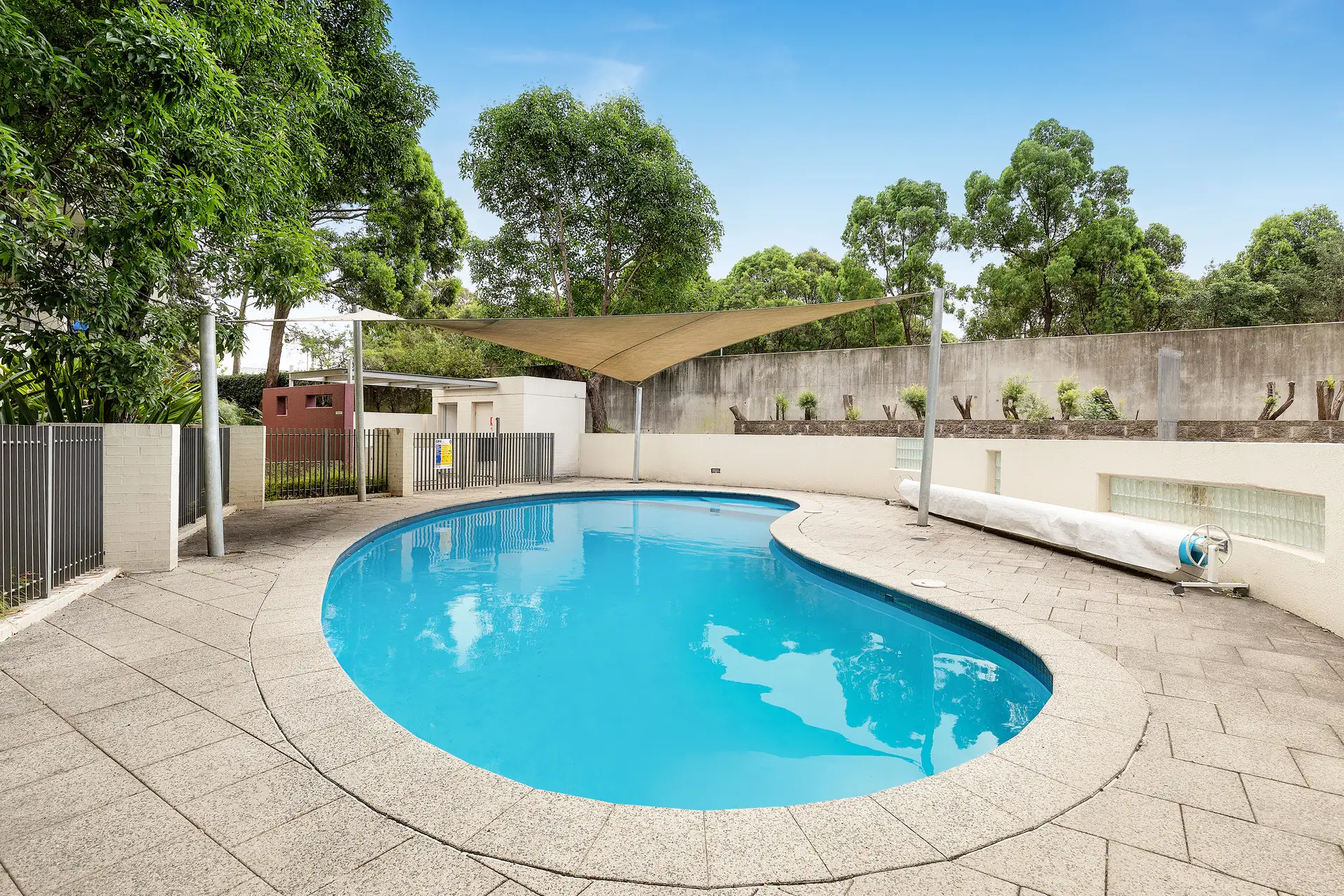 1/3-5 Blaxland Avenue, Newington Sold by James Avenue - image 1
