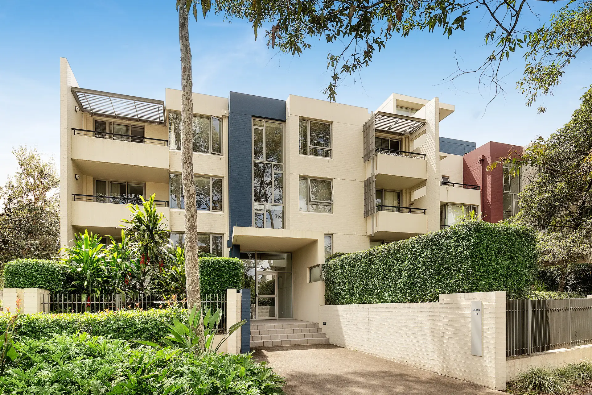 1/3-5 Blaxland Avenue, Newington Sold by James Avenue - image 1