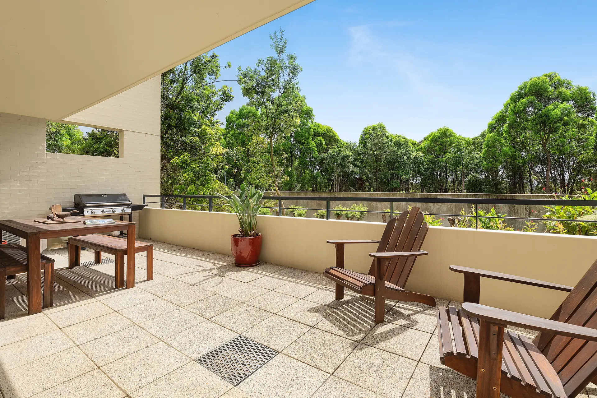 1/3-5 Blaxland Avenue, Newington Sold by James Avenue - image 1