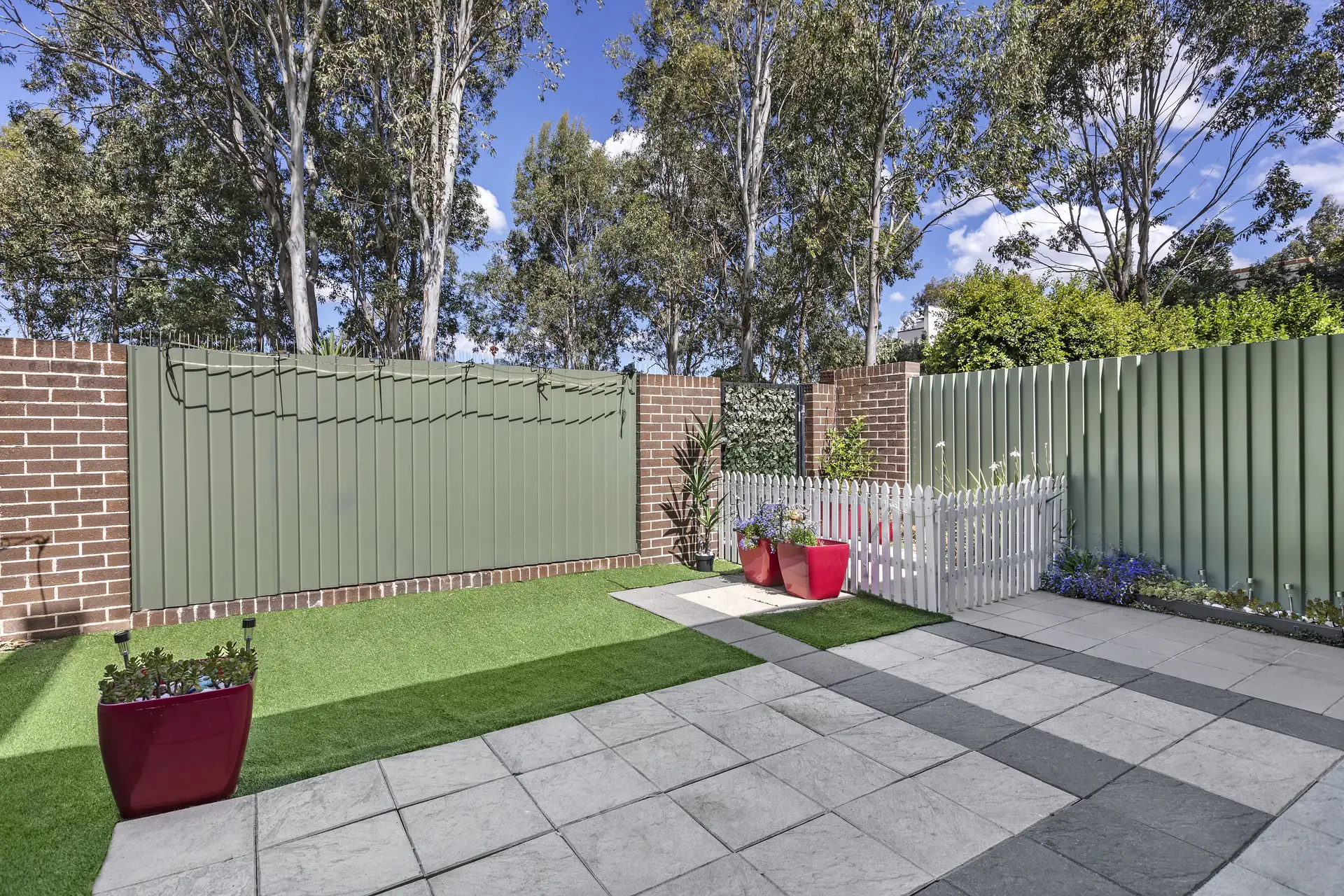 39/11 Glenvale Avenue, Parklea Sold by James Avenue - image 1