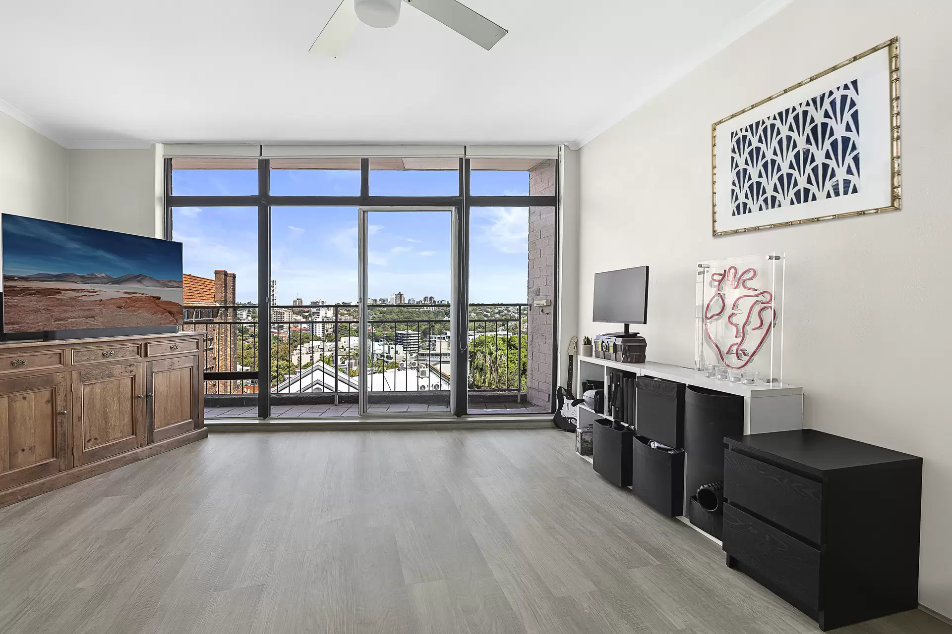 602/5 Ward Avenue, Potts Point Sold by James Avenue - image 1