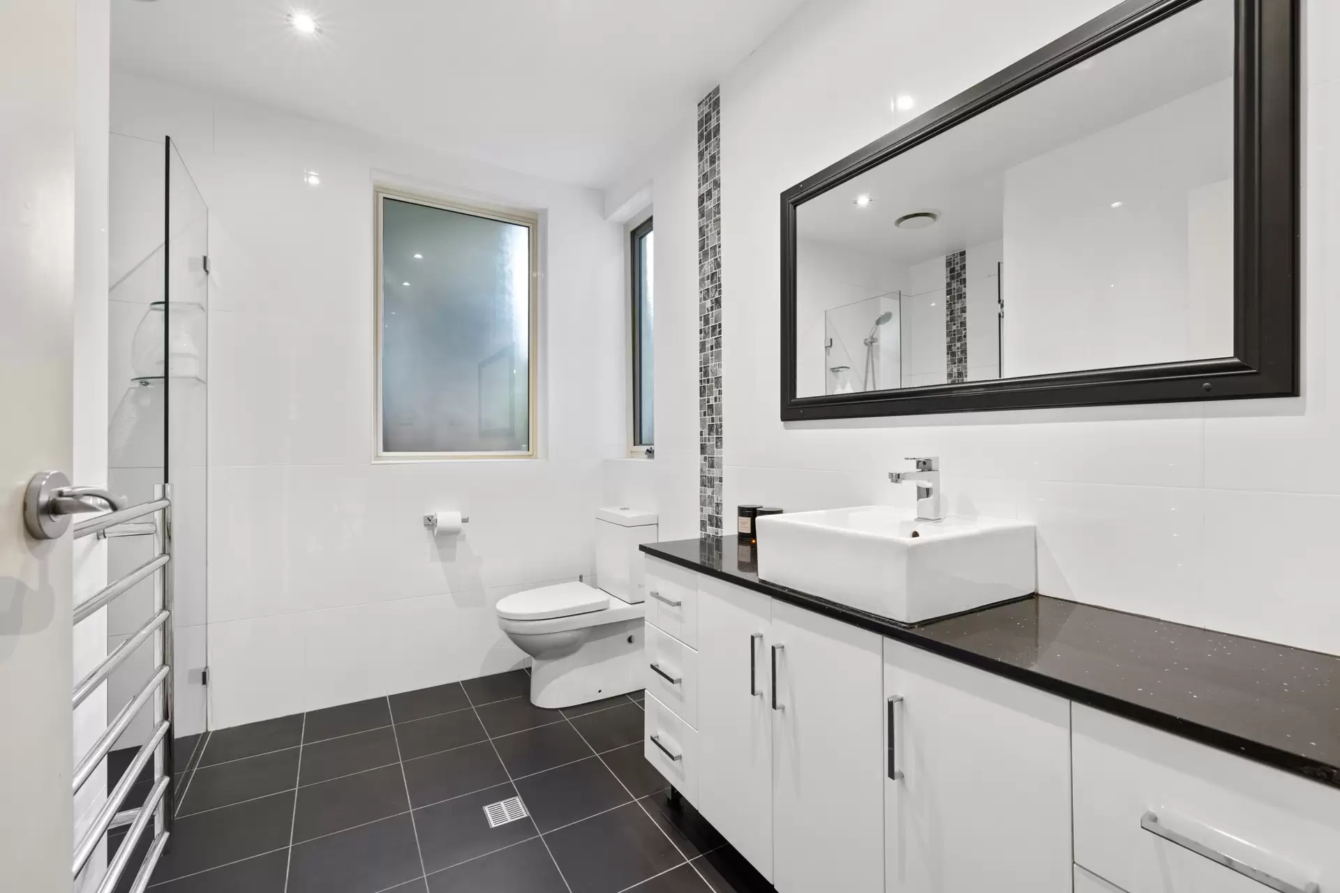 50 Livingstone Avenue, Pymble Sold by James Avenue - image 1