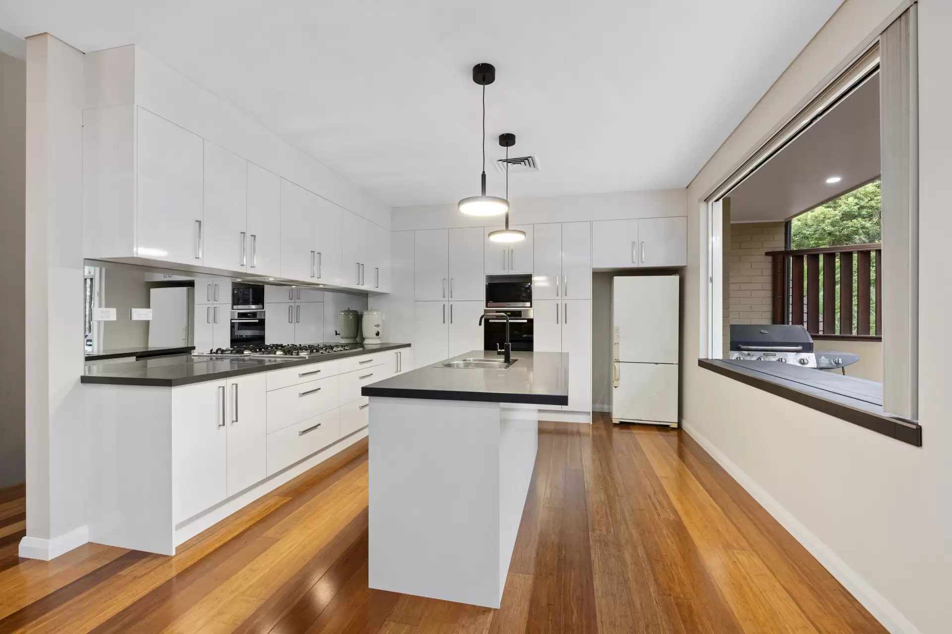 50 Livingstone Avenue, Pymble Sold by James Avenue - image 1
